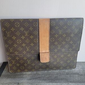 Authentic Louis Vuitton Monogram portfolio clutch